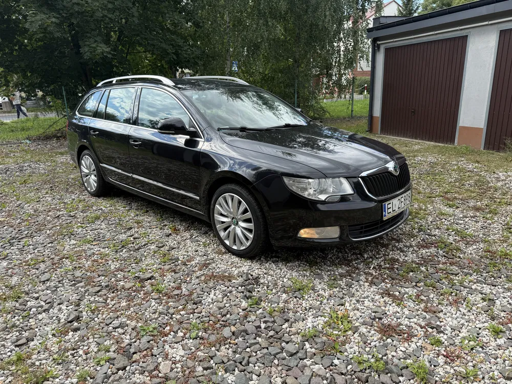 Zdjęcie: 2011 Skoda Superb