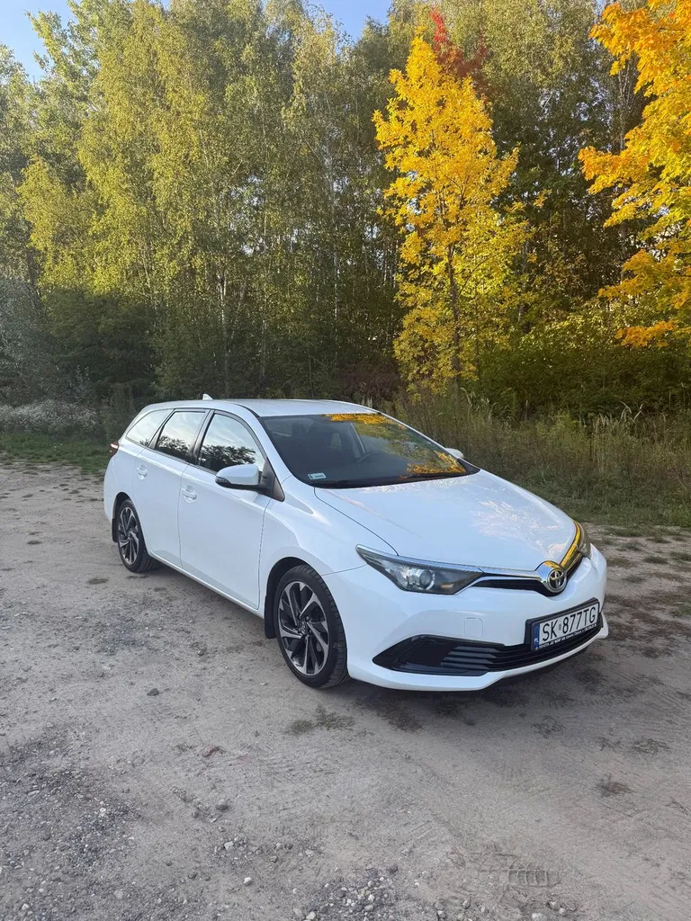 Zdjęcie: 2015 Toyota Auris