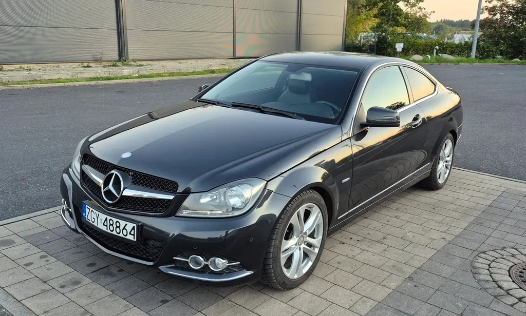 Zdjęcie: 2011 Mercedes-Benz C Klasa