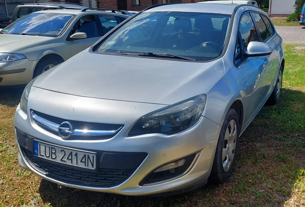 Zdjęcie: 2013 Opel Astra