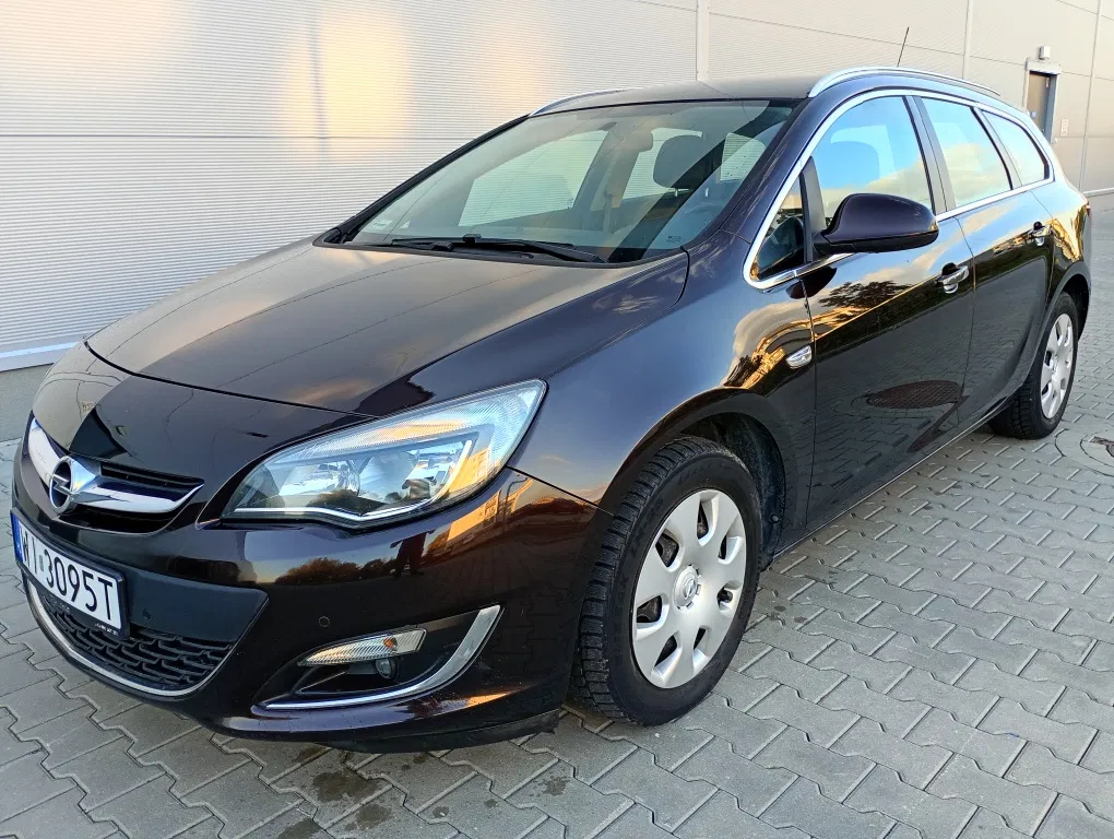 Zdjęcie: 2012 Opel Astra