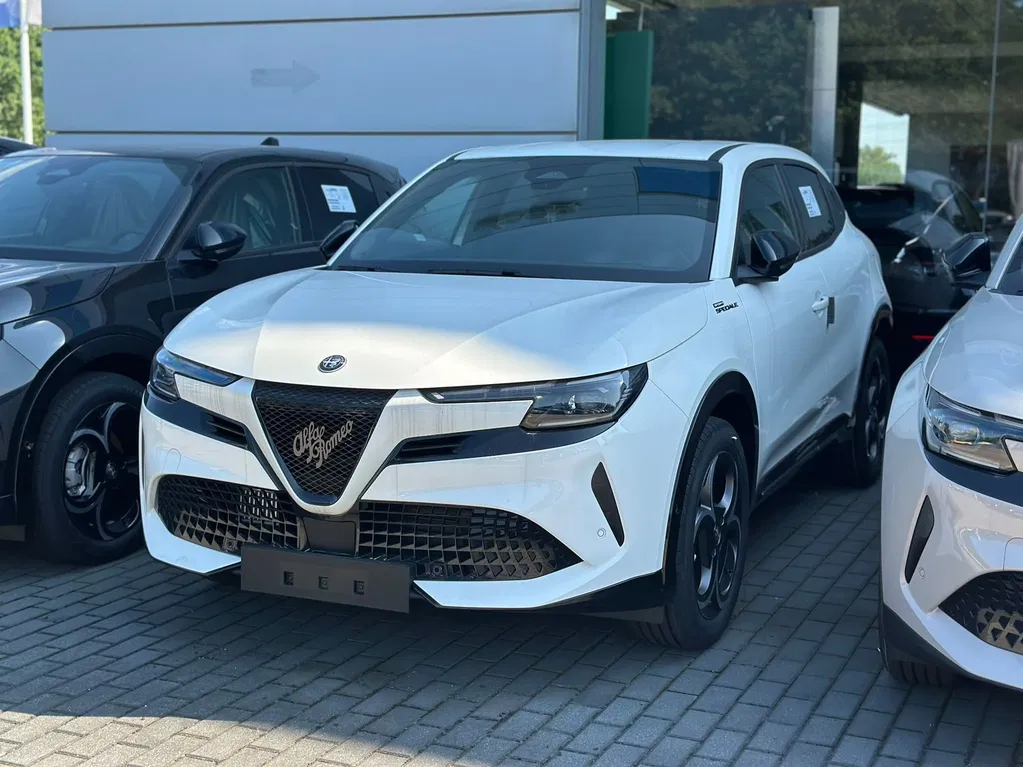 Zdjęcie: 2026 Alfa Romeo Junior