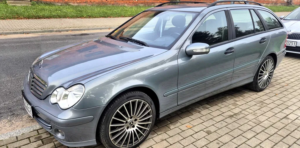 Zdjęcie: 2006 Mercedes-Benz C Klasa