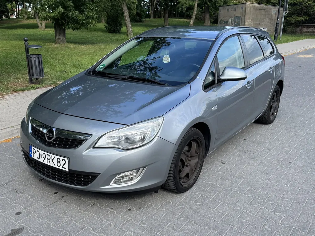 Zdjęcie: 2011 Opel Astra
