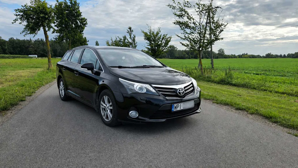 Zdjęcie: 2013 Toyota Avensis