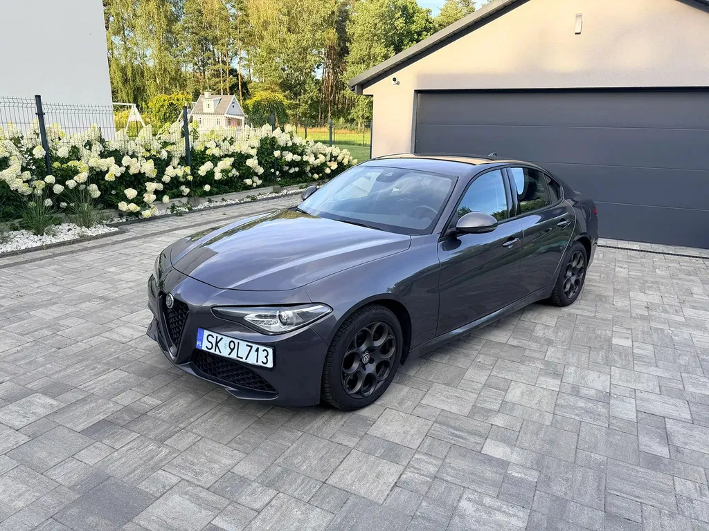 Zdjęcie: 2021 Alfa Romeo Giulia