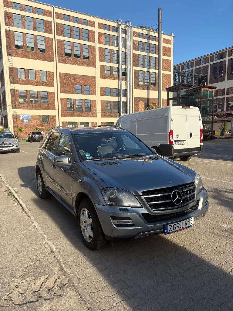 Zdjęcie: 2010 Mercedes-Benz ML Klasa