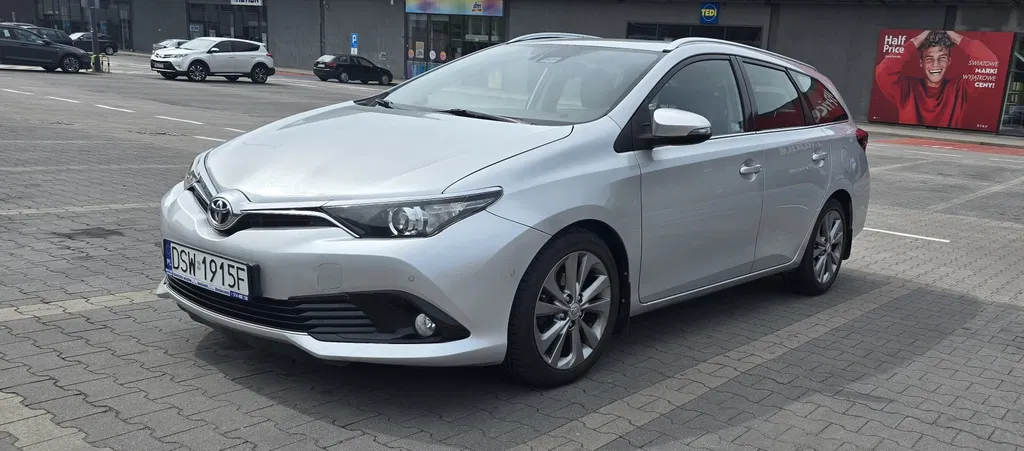 Zdjęcie: 2016 Toyota Auris