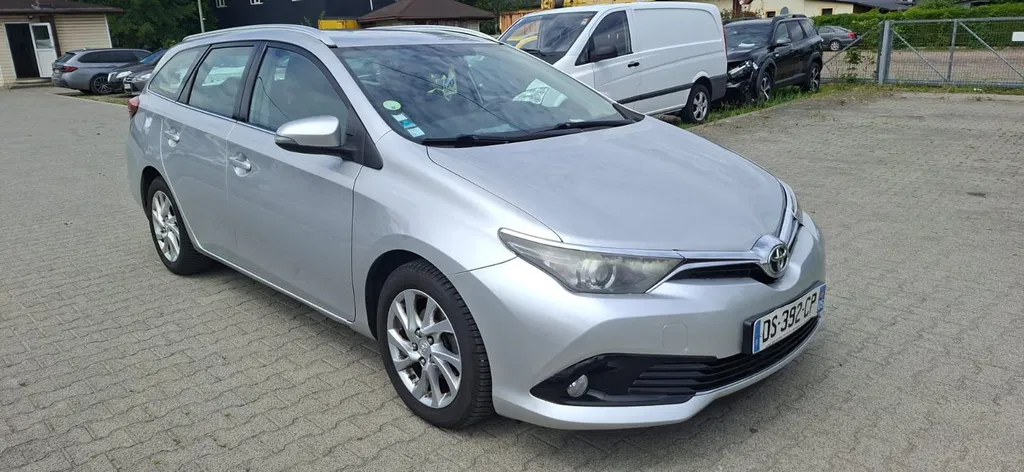 Zdjęcie: 2015 Toyota Auris