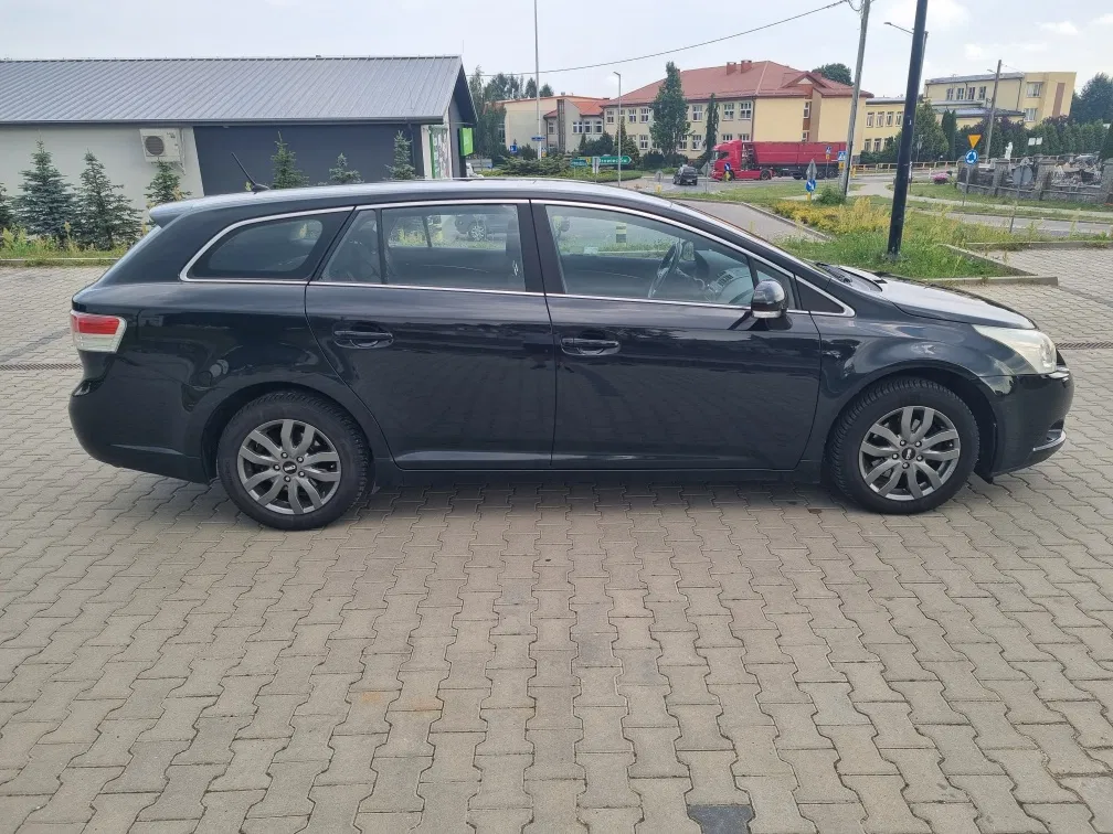 Zdjęcie: 2010 Toyota Avensis