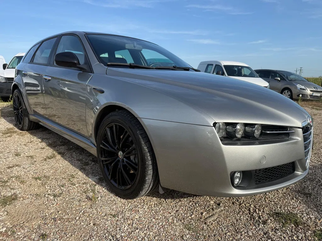 Zdjęcie: 2010 Alfa Romeo 159