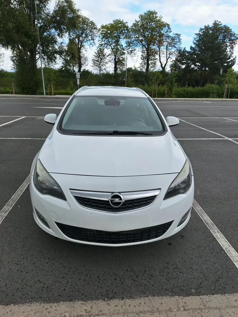 Zdjęcie: 2011 Opel Astra