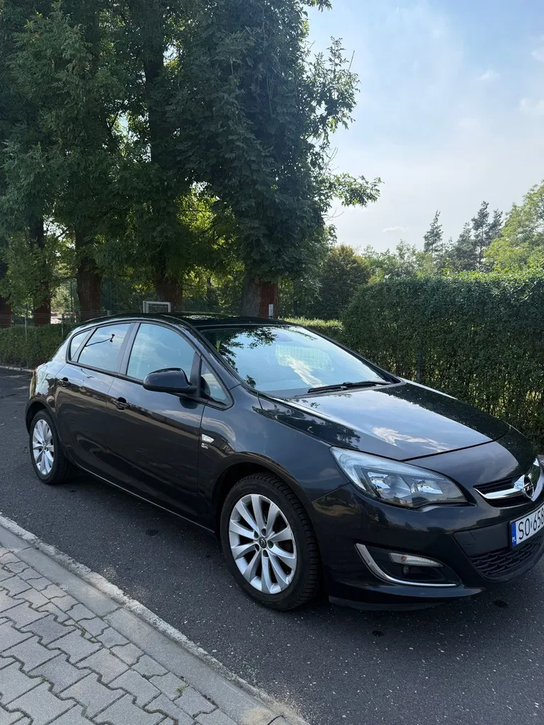 Zdjęcie: 2012 Opel Astra