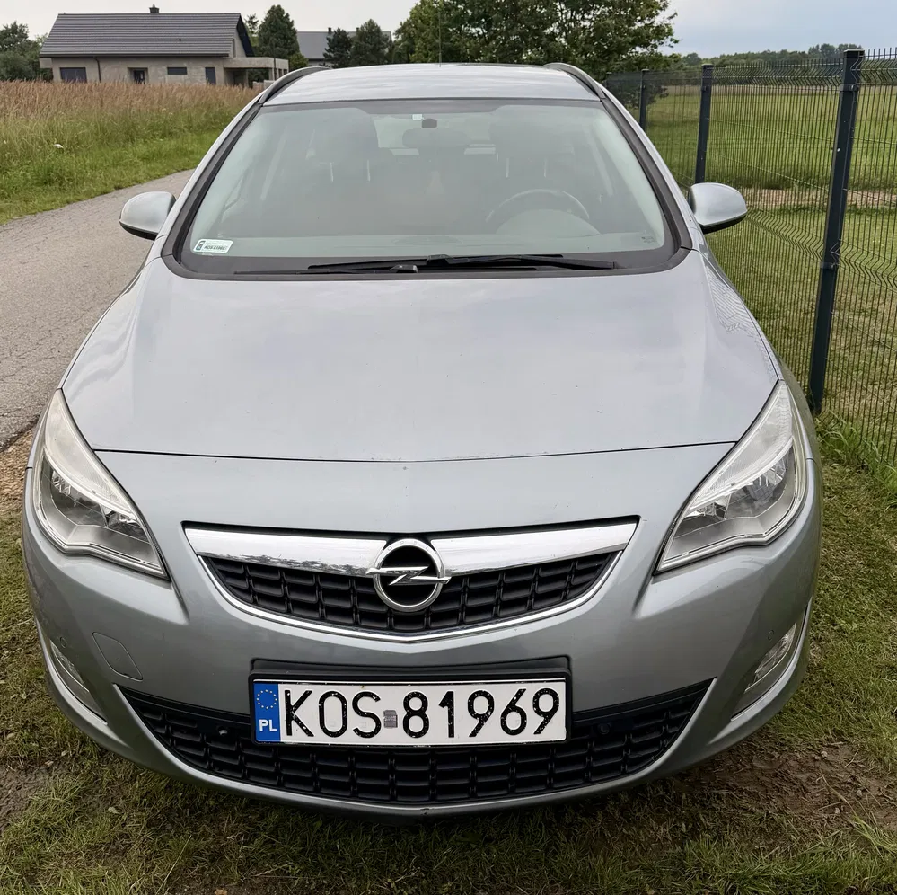 Zdjęcie: 2011 Opel Astra