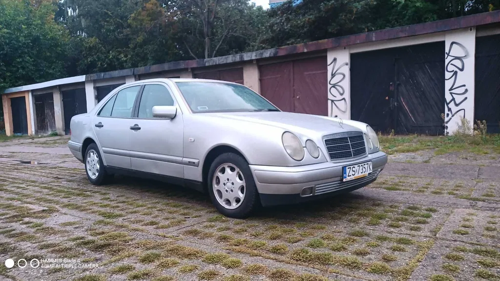 Zdjęcie: 1995 Mercedes-Benz E Klasa