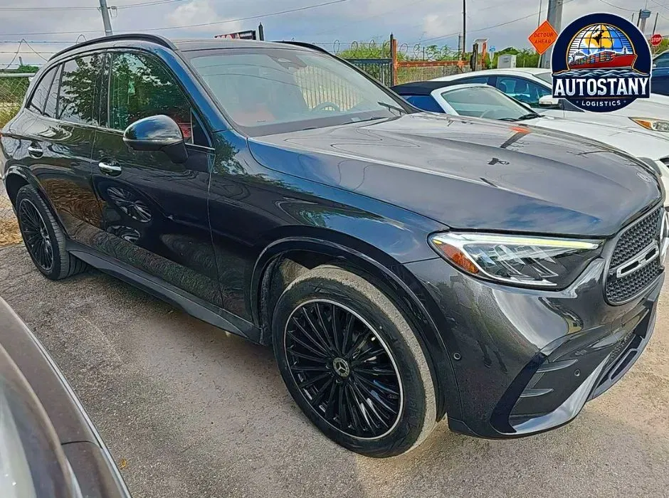 Zdjęcie: 2023 Mercedes-Benz GLC