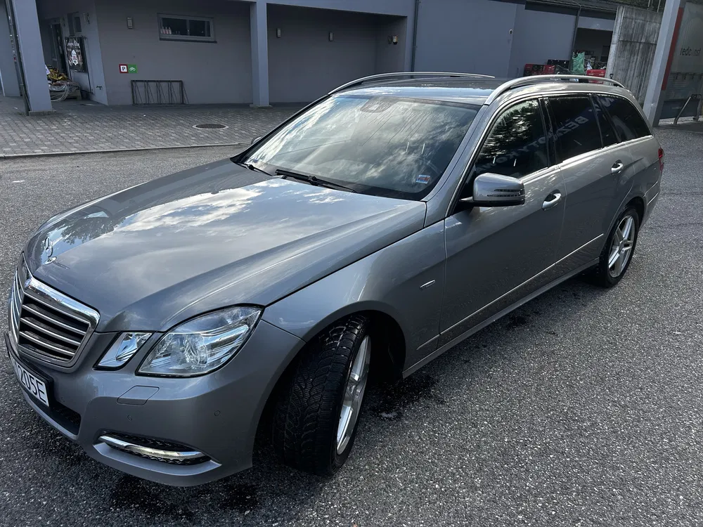 Zdjęcie: 2011 Mercedes-Benz E Klasa