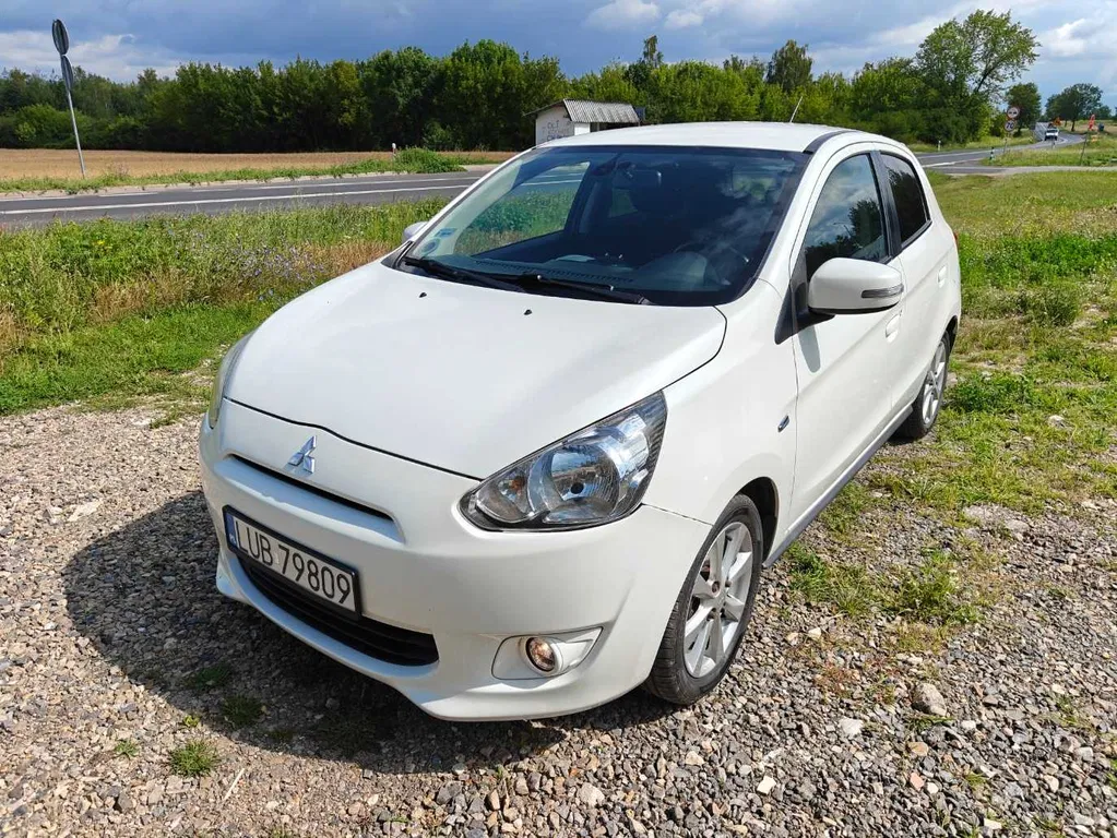 Zdjęcie: 2015 Mitsubishi Space Star