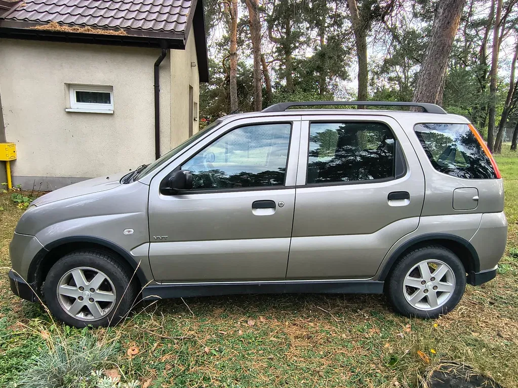 Zdjęcie: 2004 Suzuki Ignis
