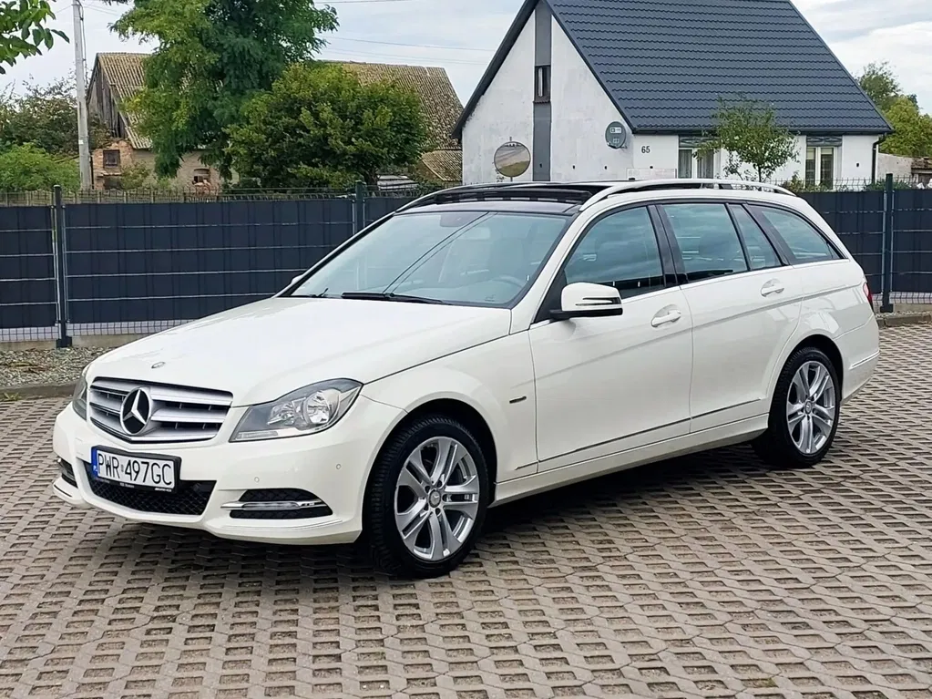 Zdjęcie: 2011 Mercedes-Benz C Klasa