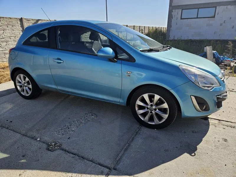 Zdjęcie: 2012 Opel Corsa