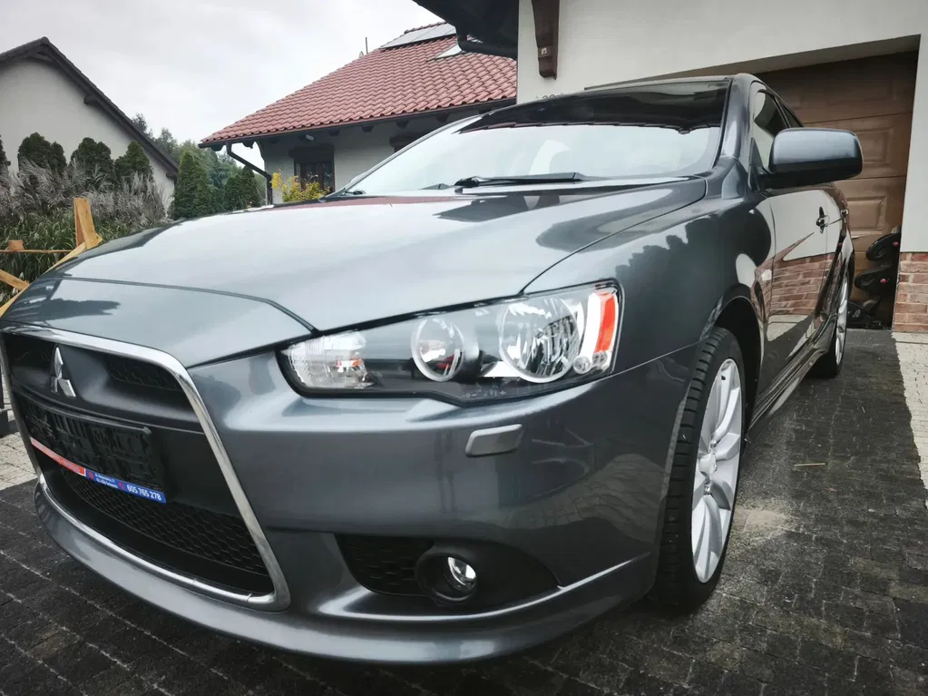 Zdjęcie: 2010 Mitsubishi Lancer