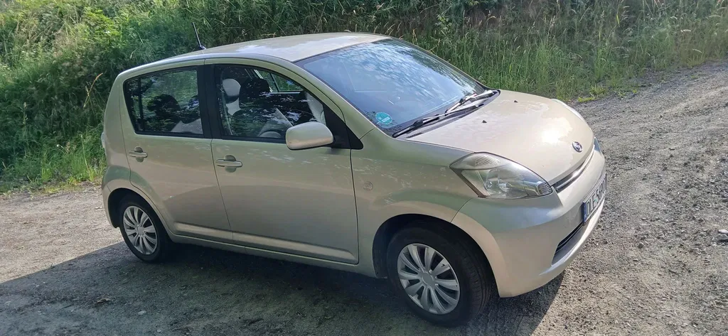 Zdjęcie: 2007 Daihatsu Sirion