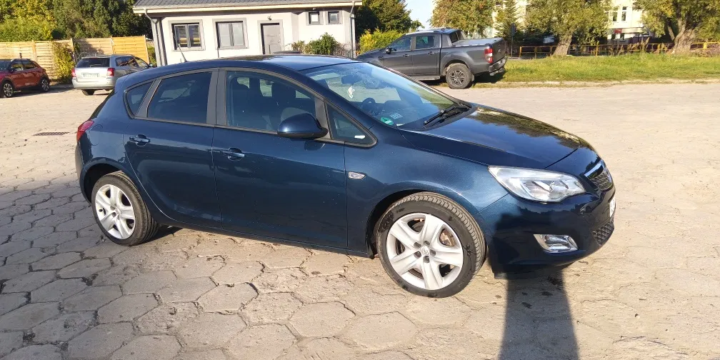 Zdjęcie: 2011 Opel Astra