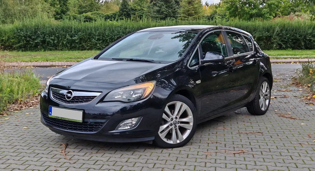Zdjęcie: 2011 Opel Astra