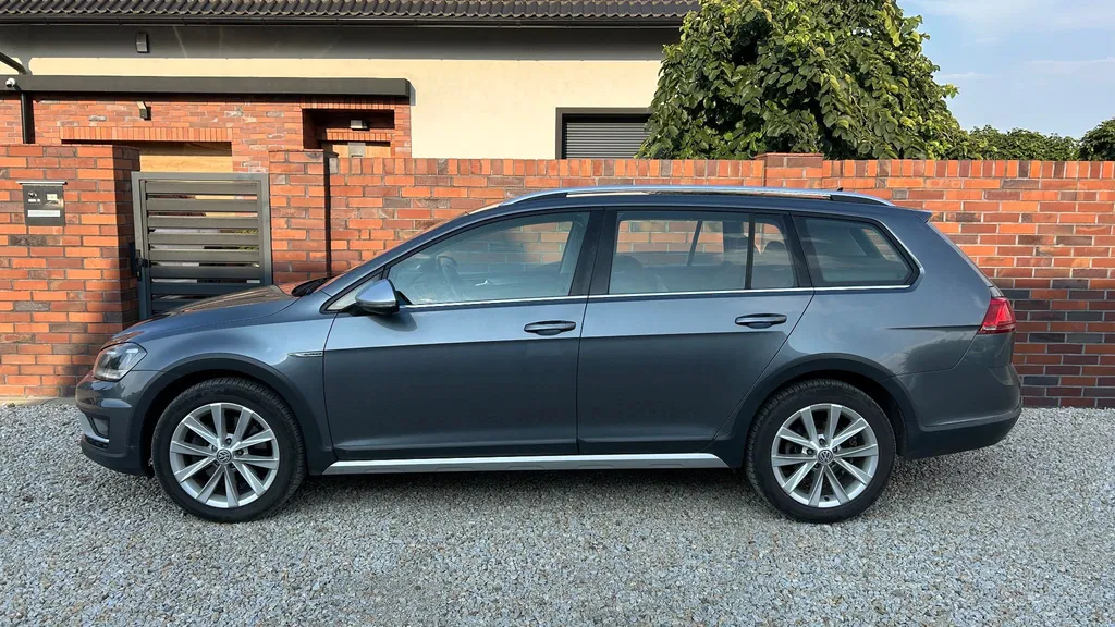 Zdjęcie: 2017 Volkswagen Golf Alltrack