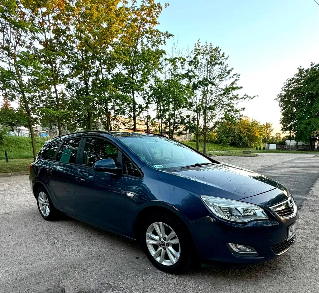 Zdjęcie: 2012 Opel Astra