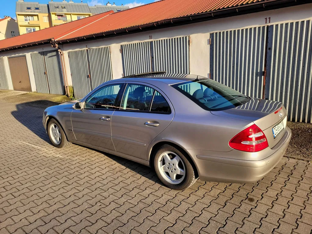 Zdjęcie: 2004 Mercedes-Benz E Klasa
