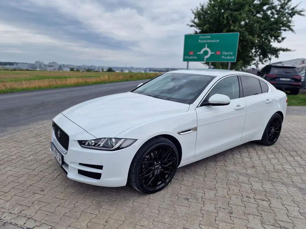 Zdjęcie: 2018 Jaguar XE