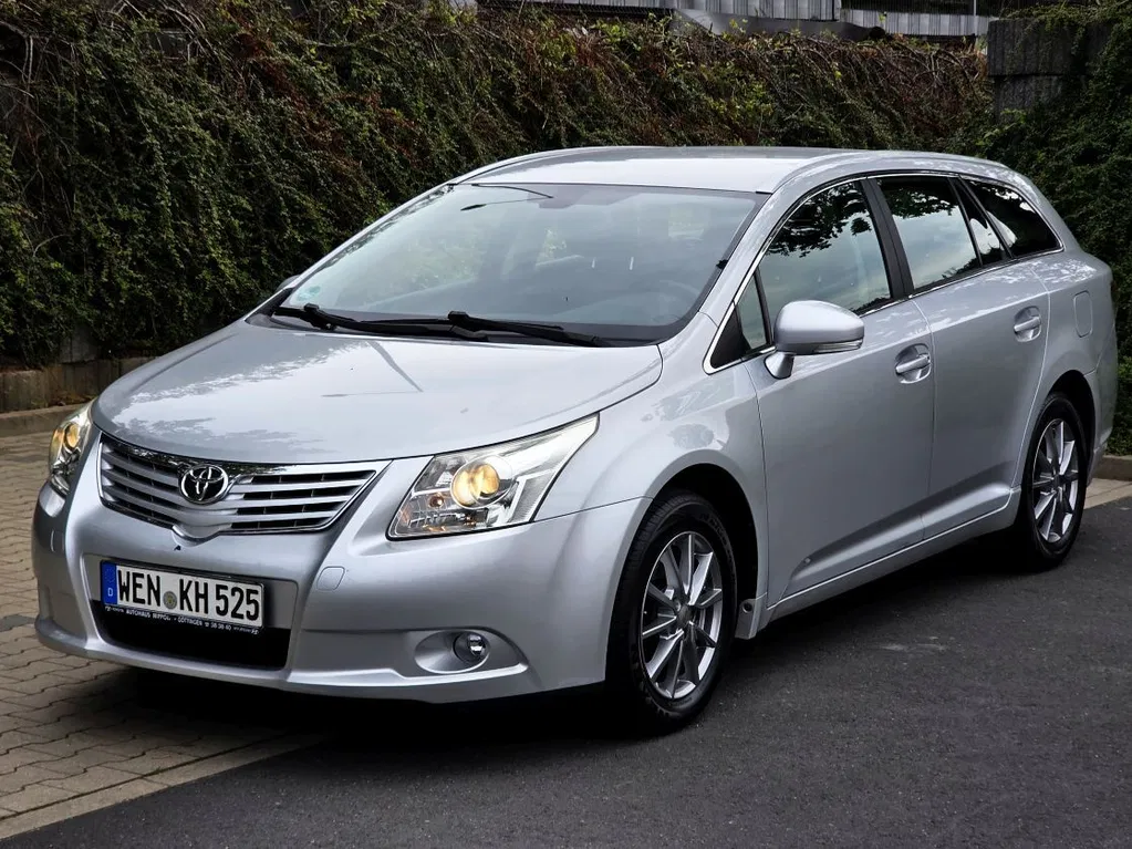 Zdjęcie: 2010 Toyota Avensis