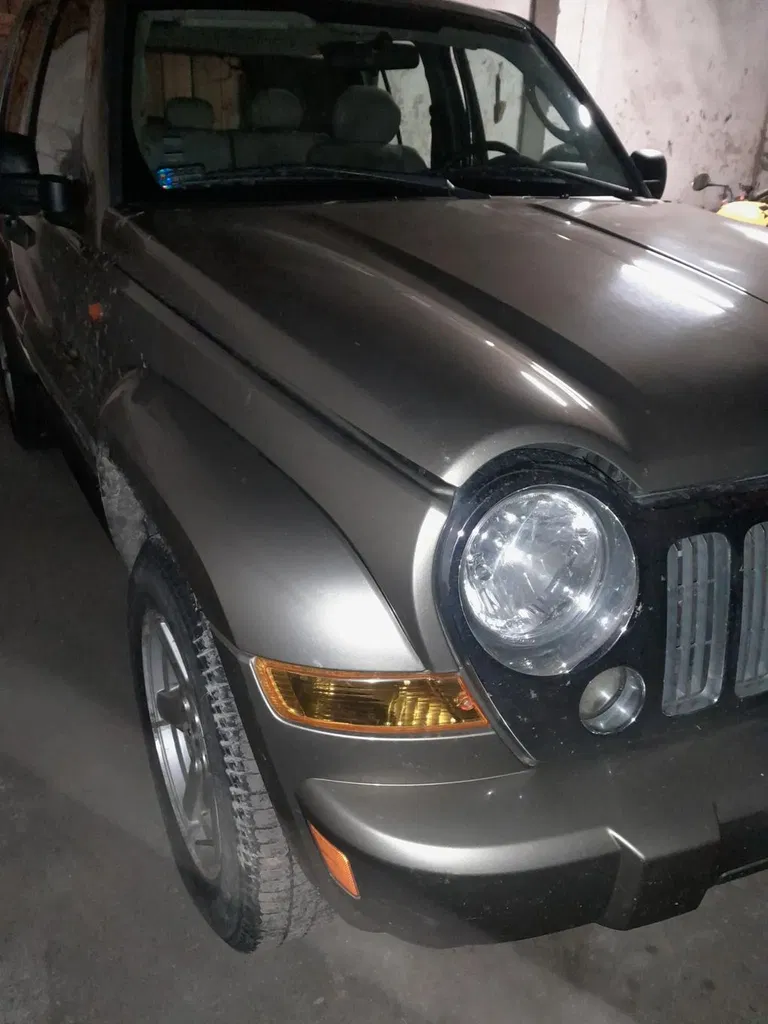 Zdjęcie: 2005 Jeep Cherokee
