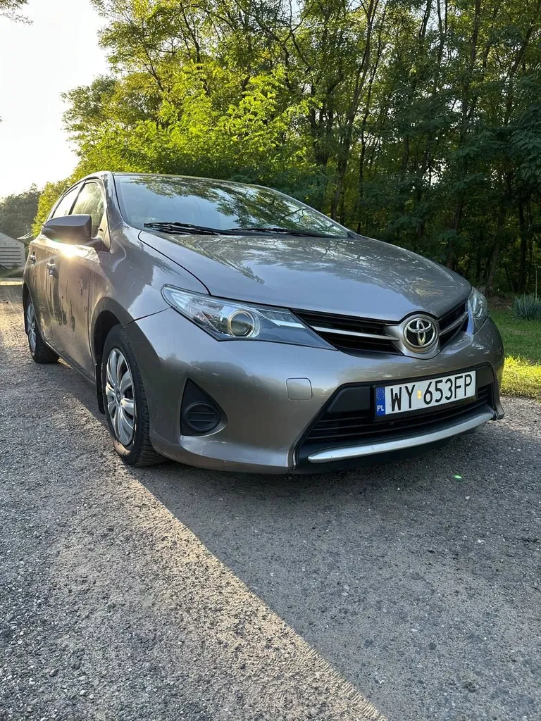 Zdjęcie: 2013 Toyota Auris