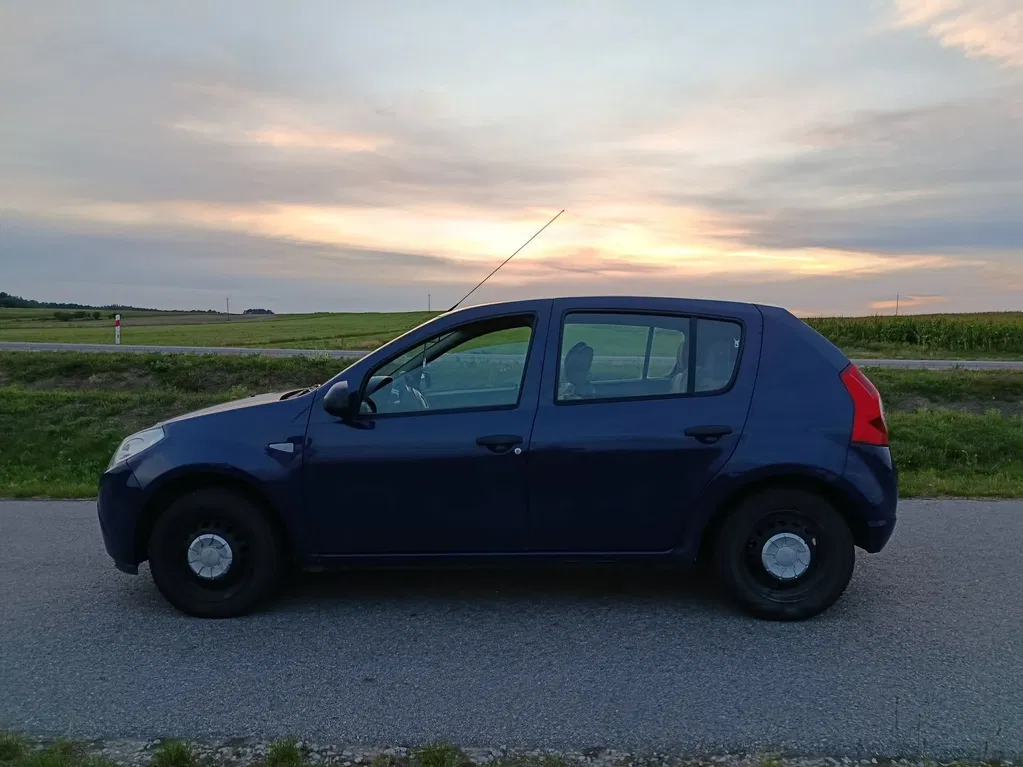 Zdjęcie: 2009 Dacia Sandero