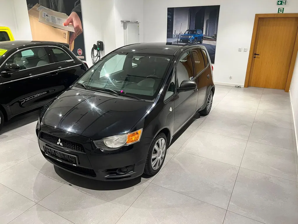 Zdjęcie: 2010 Mitsubishi Colt