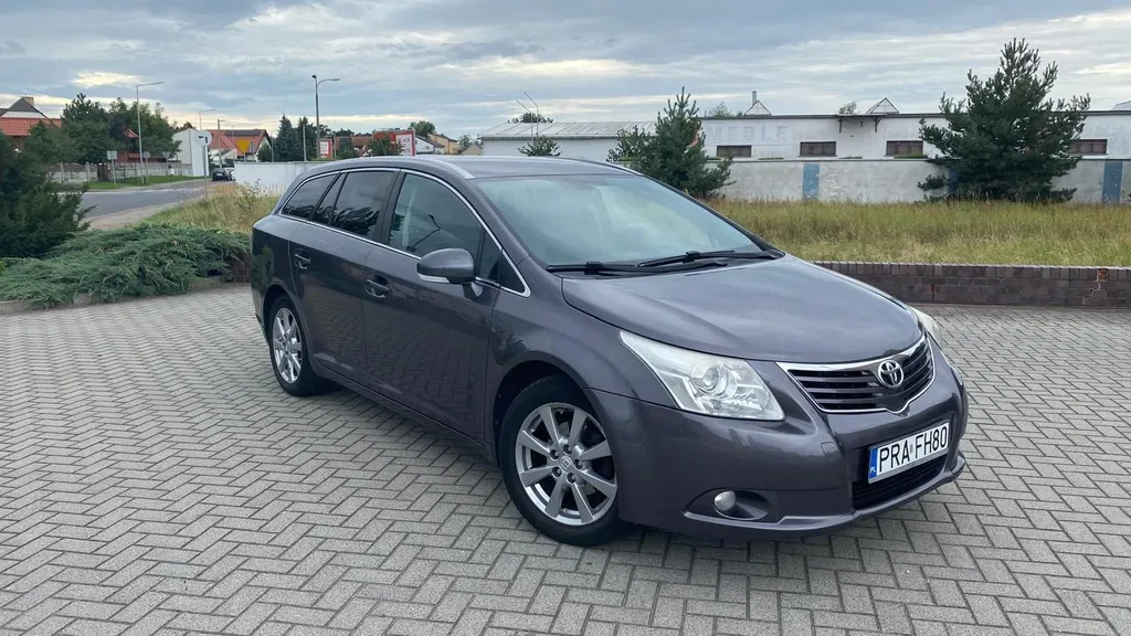 Zdjęcie: 2010 Toyota Avensis