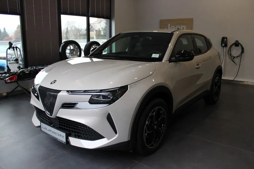 Zdjęcie: 2026 Alfa Romeo Junior