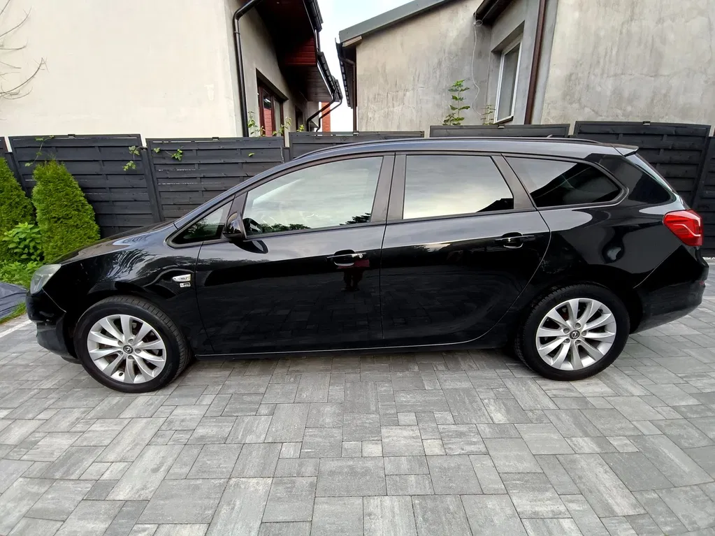 Zdjęcie: 2012 Opel Astra