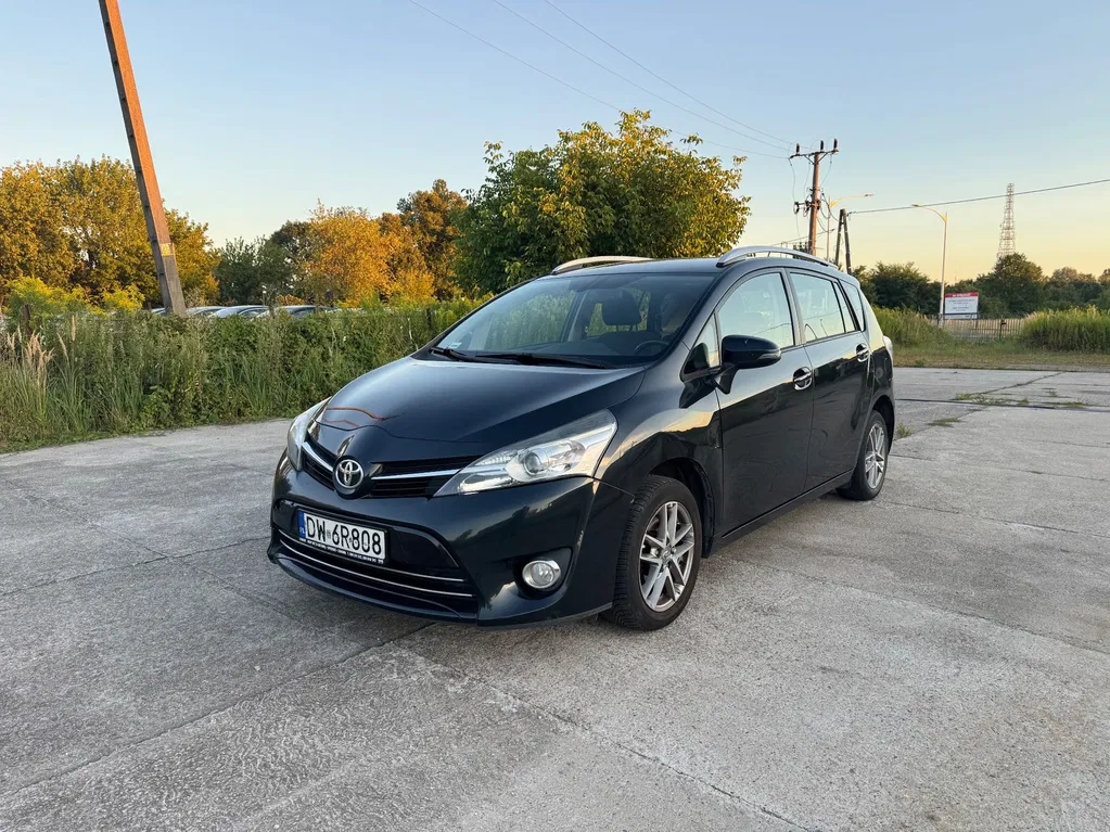 Zdjęcie: 2015 Toyota Verso