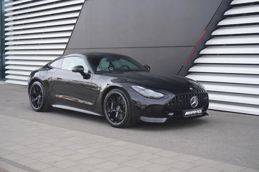 Zdjęcie: 2025 Mercedes-Benz AMG GT