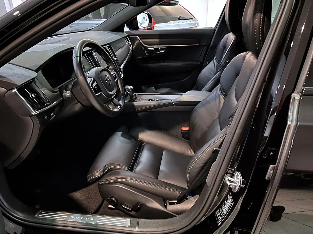 Zdjęcie: 2020 Volvo V90 Cross Country