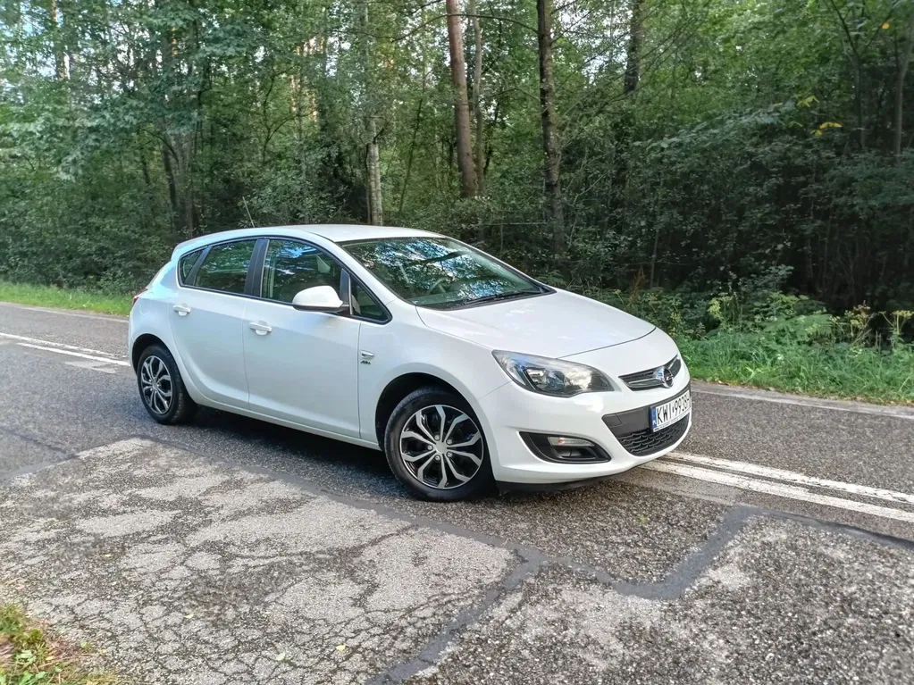 Zdjęcie: 2013 Opel Astra
