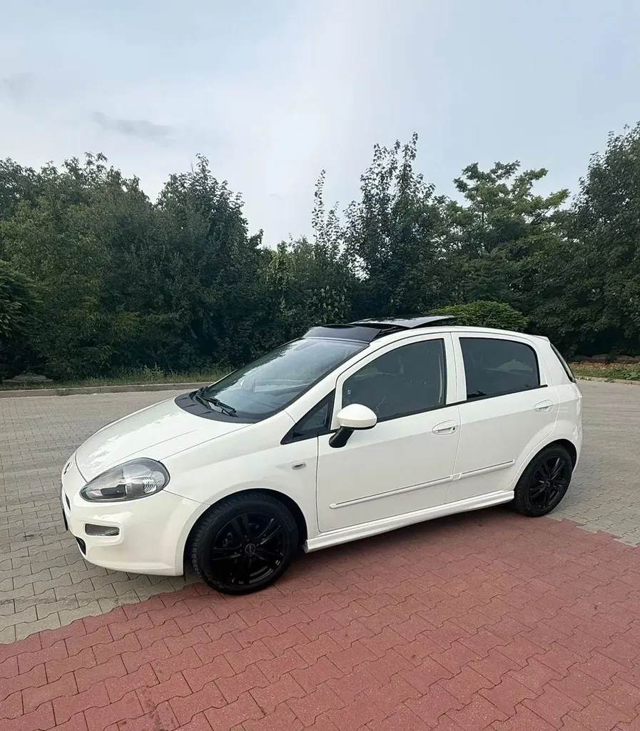 Zdjęcie: 2015 Fiat Punto