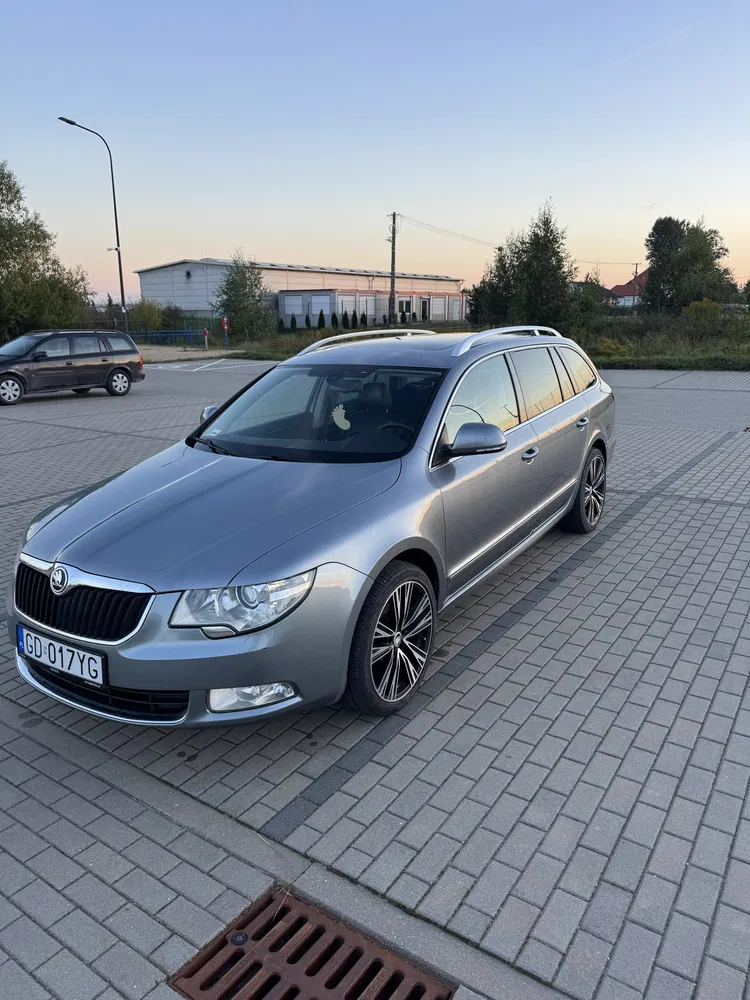 Zdjęcie: 2012 Skoda Superb