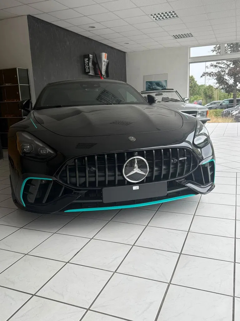 Zdjęcie: 2025 Mercedes-Benz AMG GT