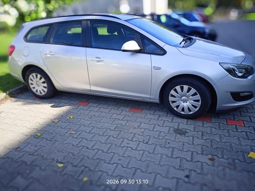 Zdjęcie: 2014 Opel Astra