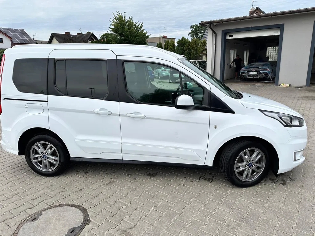 Zdjęcie: 2021 Ford Tourneo Connect